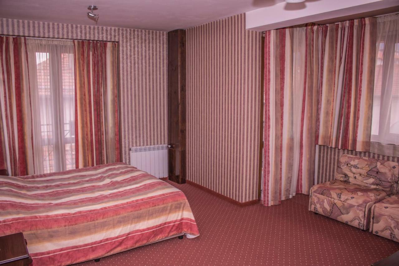 Стаи За Гости - Семейна Къща За Гости Ивел Bansko Extérieur photo